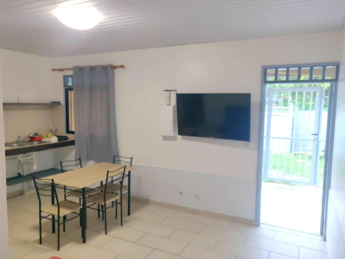 St-Laurent St-Maurice Confort T2 A แซงต์โลรองต์ ดู มาโรนี ภายนอก รูปภาพ