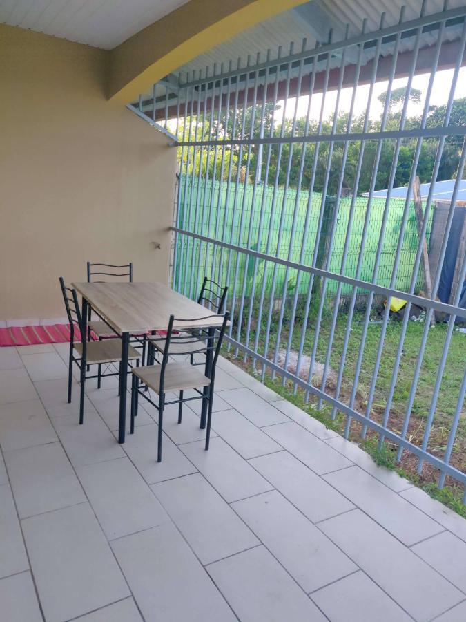 St-Laurent St-Maurice Confort T2 A แซงต์โลรองต์ ดู มาโรนี ภายนอก รูปภาพ